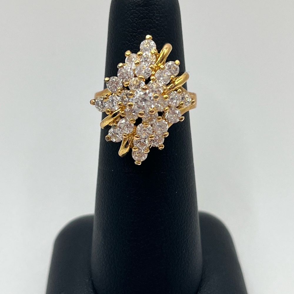 Elegant Gold and Silver Cluster Ring